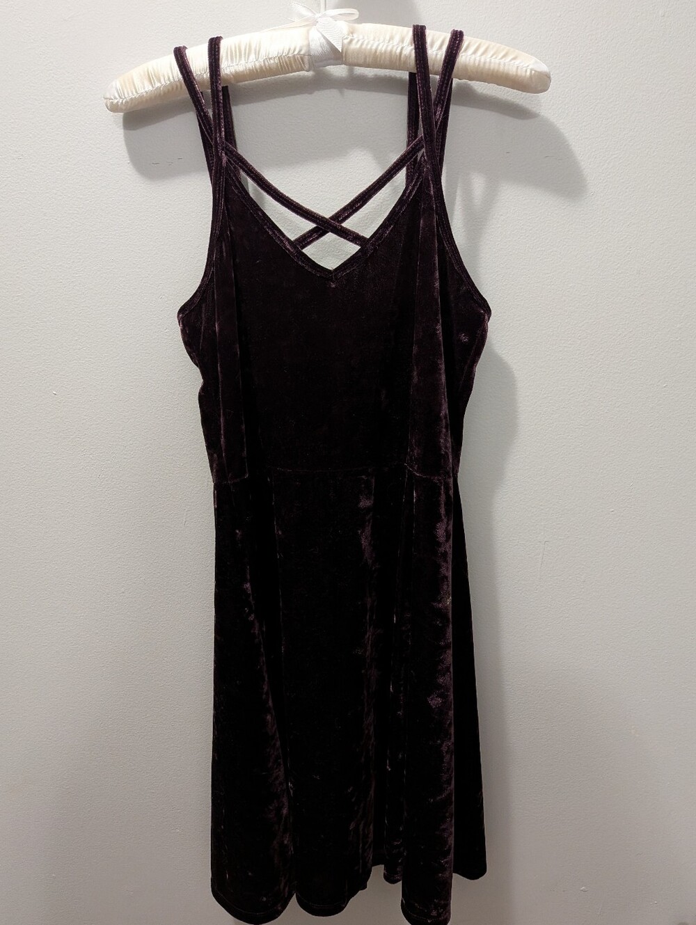 Velvet Harlow Dress in Purple Like New